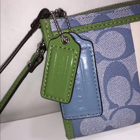 Coach Stripe Wristlet/Wallet - Picture 3 of 8